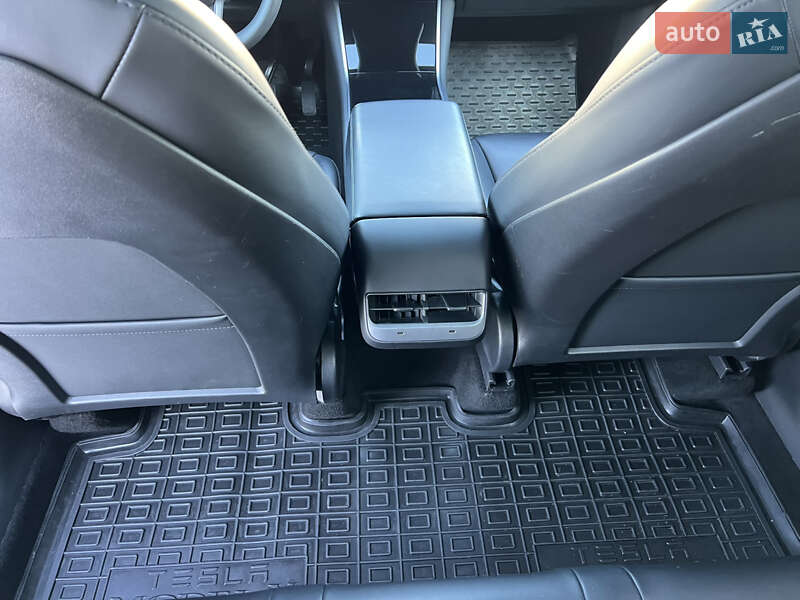 Внедорожник / Кроссовер Tesla Model Y 2020 в Луцке фото 33 Внедорожник / Кроссовер Tesla Model Y 2020 в Луцке