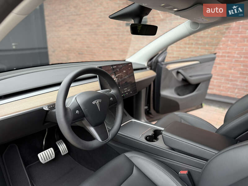 Позашляховик / Кросовер Tesla Model Y 2023 в Києві фото 37 Позашляховик / Кросовер Tesla Model Y 2023 в Києві
