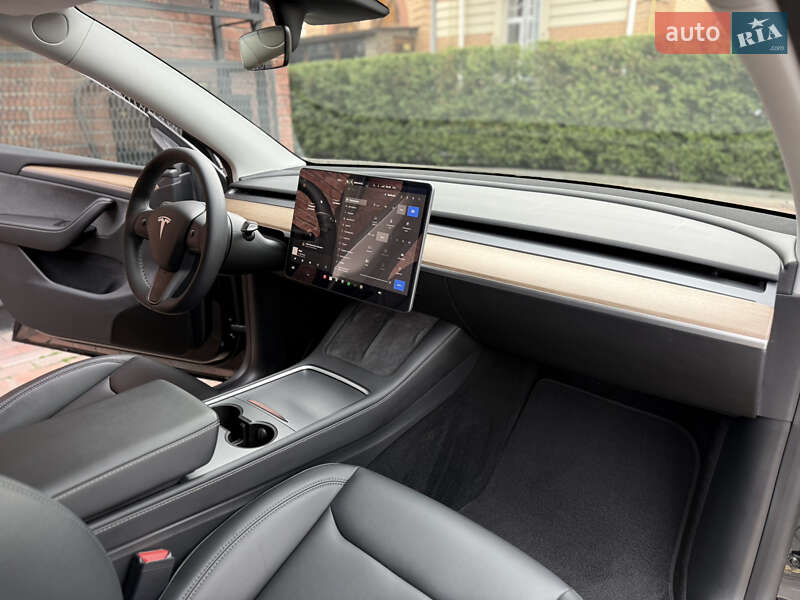Позашляховик / Кросовер Tesla Model Y 2023 в Києві фото 57 Позашляховик / Кросовер Tesla Model Y 2023 в Києві