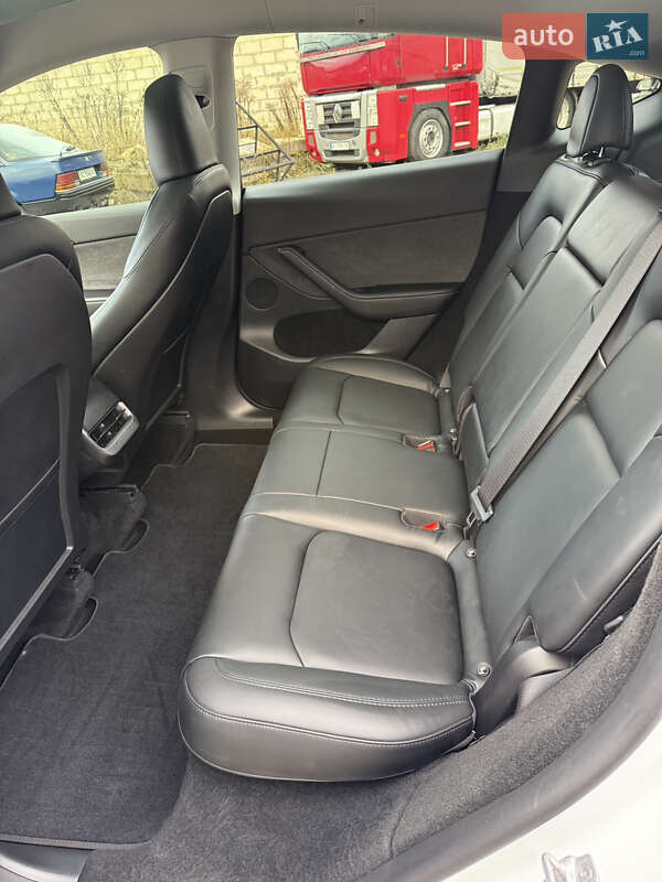 Внедорожник / Кроссовер Tesla Model Y 2022 в Киеве