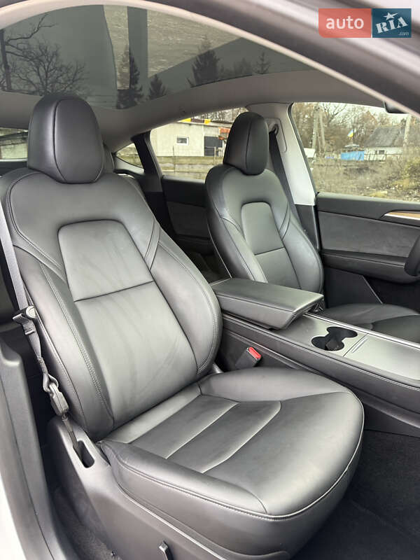 Внедорожник / Кроссовер Tesla Model Y 2022 в Киеве