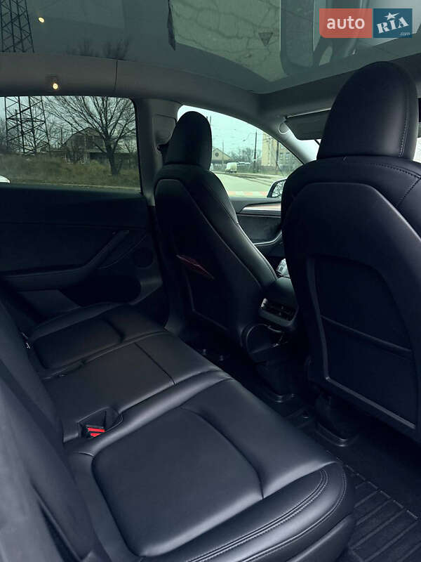 Внедорожник / Кроссовер Tesla Model Y 2024 в Запорожье