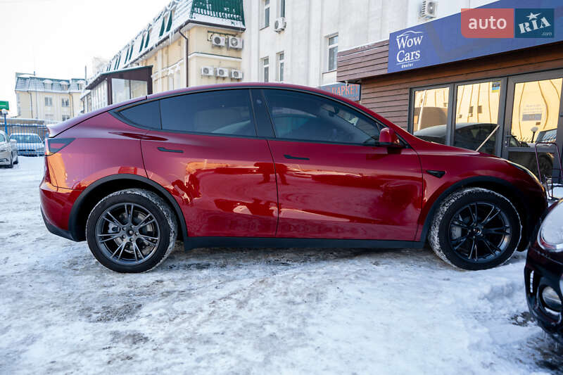 Внедорожник / Кроссовер Tesla Model Y 2024 в Киеве