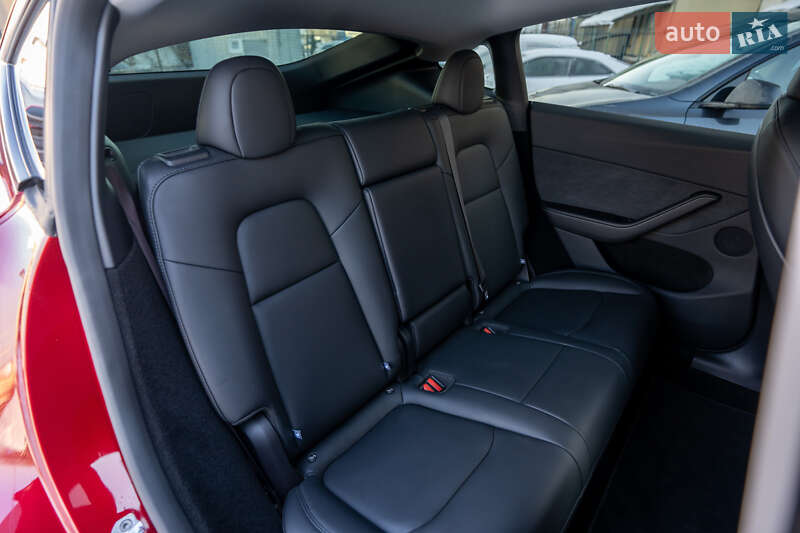 Внедорожник / Кроссовер Tesla Model Y 2024 в Киеве