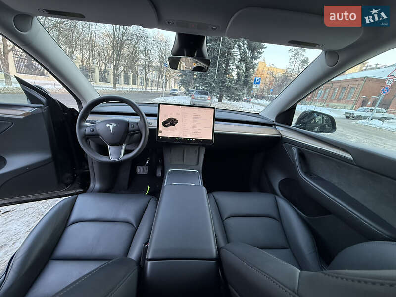 Позашляховик / Кросовер Tesla Model Y 2024 в Дніпрі фото 18 Позашляховик / Кросовер Tesla Model Y 2024 в Дніпрі