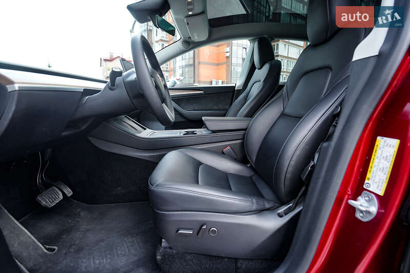 Внедорожник / Кроссовер Tesla Model Y 2024 в Львове