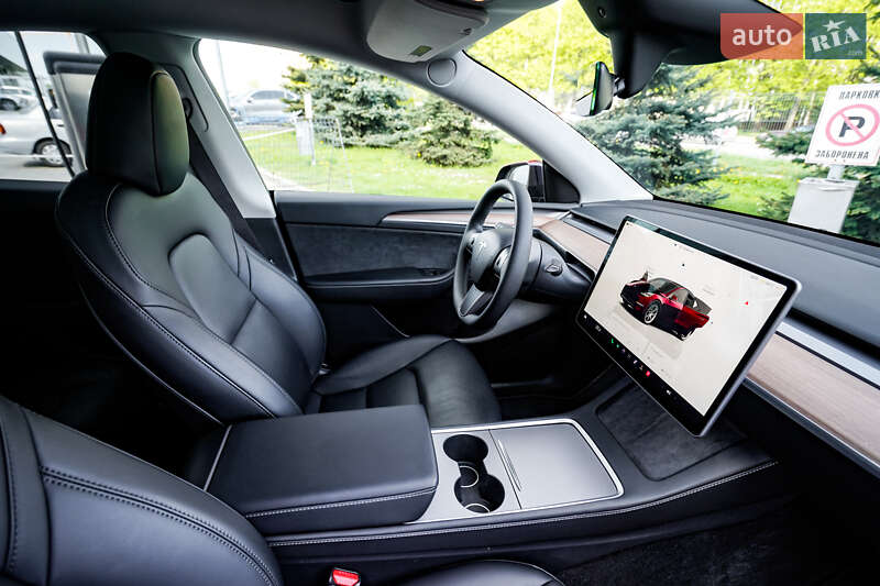Внедорожник / Кроссовер Tesla Model Y 2024 в Львове