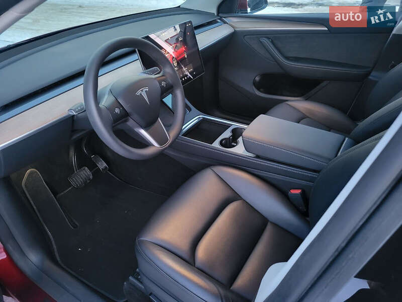Позашляховик / Кросовер Tesla Model Y 2024 в Харкові фото 11 Позашляховик / Кросовер Tesla Model Y 2024 в Харкові