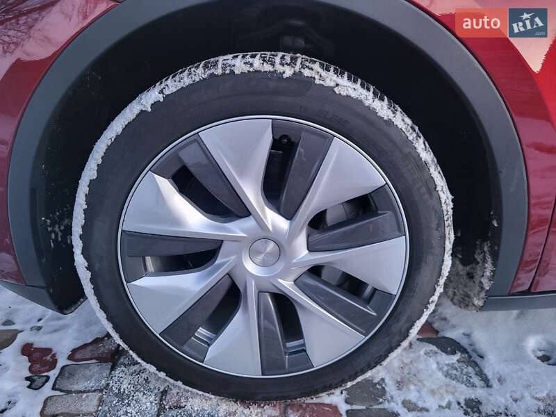Позашляховик / Кросовер Tesla Model Y 2024 в Харкові фото 26 Позашляховик / Кросовер Tesla Model Y 2024 в Харкові