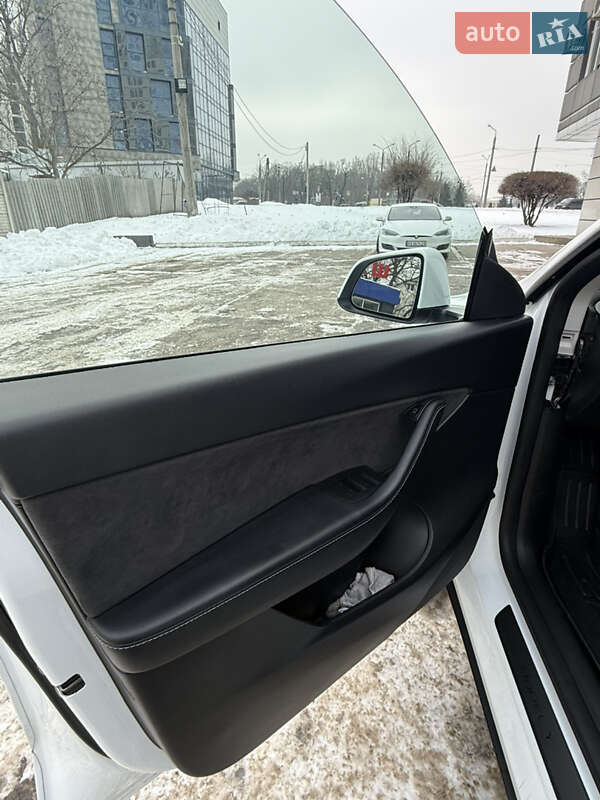 Внедорожник / Кроссовер Tesla Model Y 2021 в Харькове