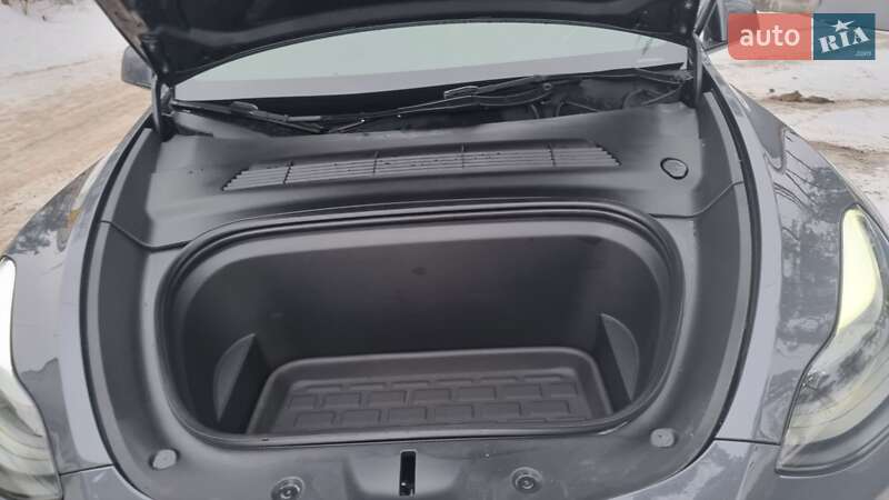 Внедорожник / Кроссовер Tesla Model Y 2023 в Ирпене