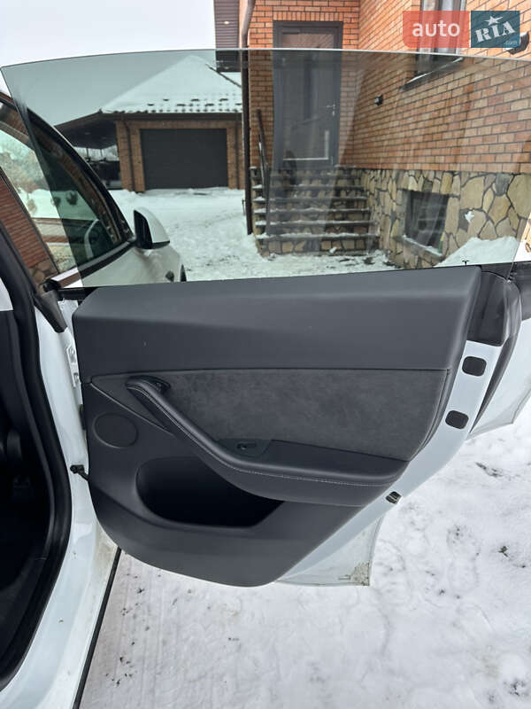 Внедорожник / Кроссовер Tesla Model Y 2021 в Владимирце