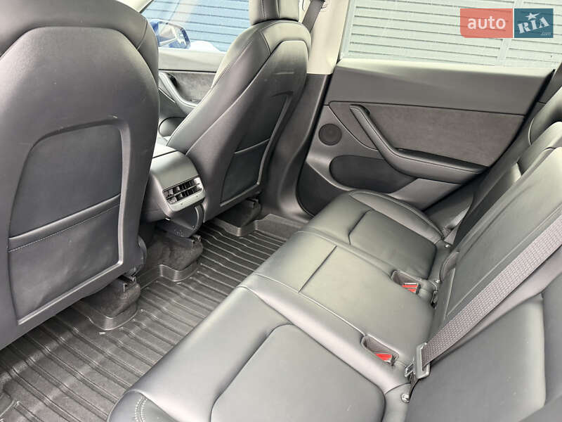 Внедорожник / Кроссовер Tesla Model Y 2022 в Ивано-Франковске