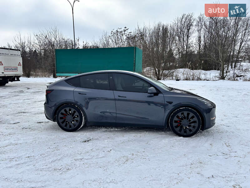 Позашляховик / Кросовер Tesla Model Y 2023 в Дніпрі фото 4 Позашляховик / Кросовер Tesla Model Y 2023 в Дніпрі