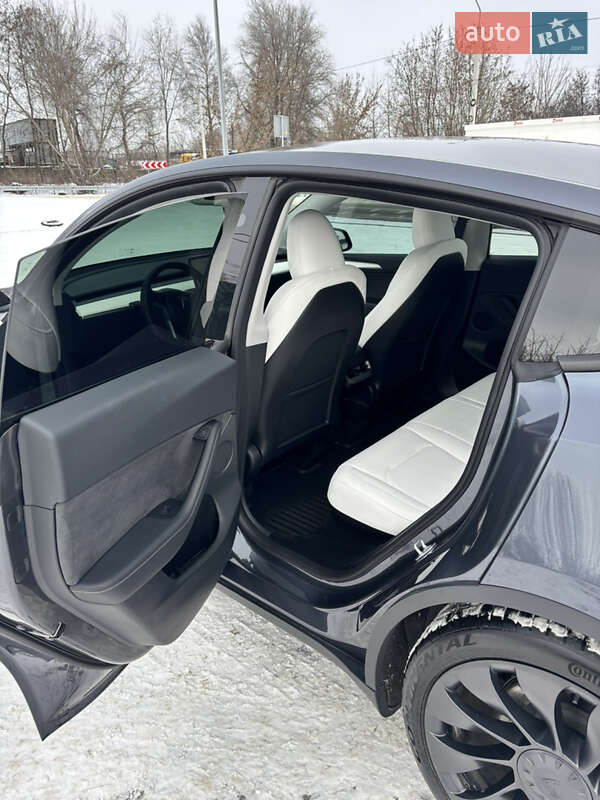 Позашляховик / Кросовер Tesla Model Y 2023 в Дніпрі фото 13 Позашляховик / Кросовер Tesla Model Y 2023 в Дніпрі