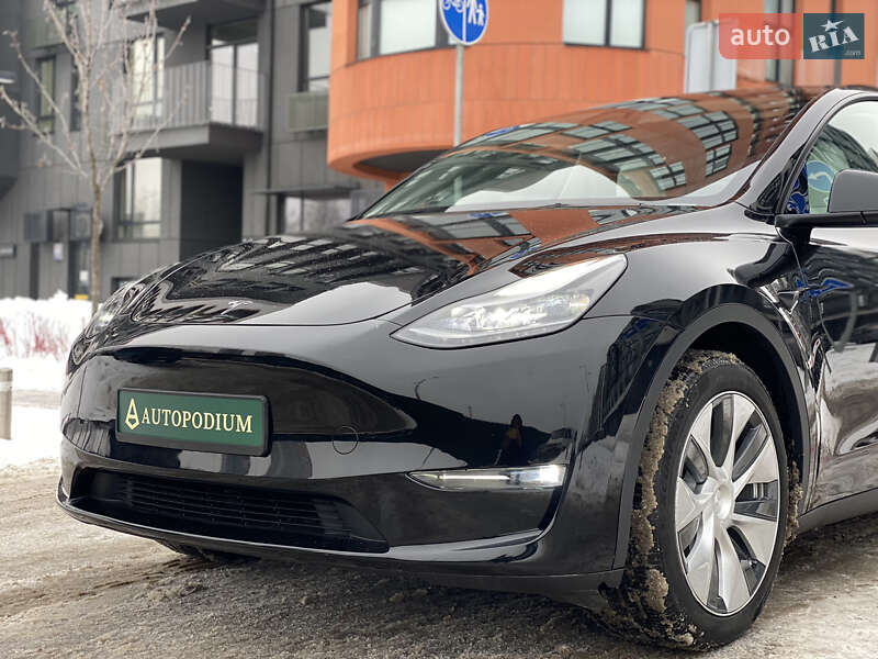 Внедорожник / Кроссовер Tesla Model Y 2024 в Киеве