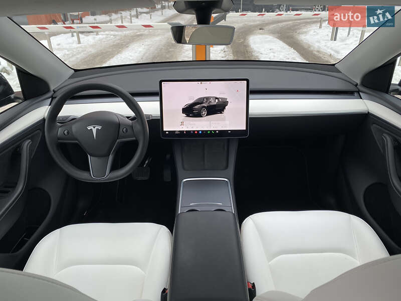 Внедорожник / Кроссовер Tesla Model Y 2024 в Киеве