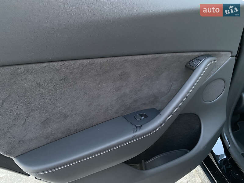 Внедорожник / Кроссовер Tesla Model Y 2024 в Киеве
