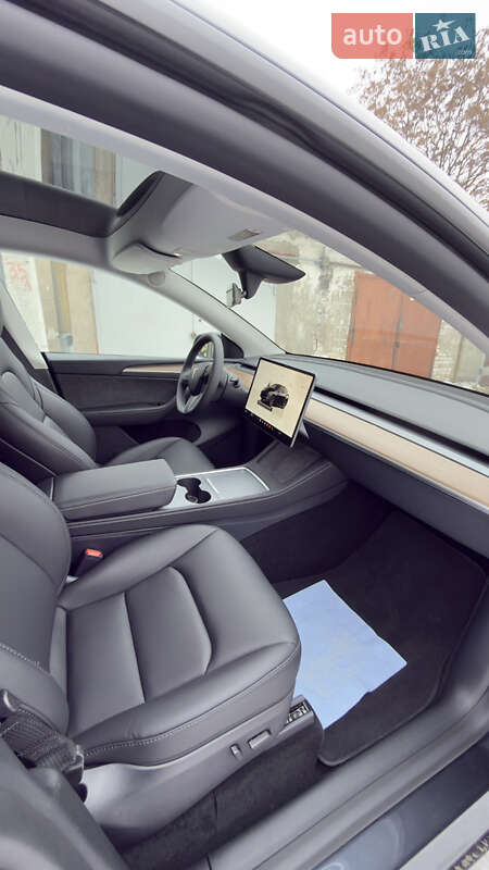 Позашляховик / Кросовер Tesla Model Y 2024 в Запоріжжі фото 2 Позашляховик / Кросовер Tesla Model Y 2024 в Запоріжжі