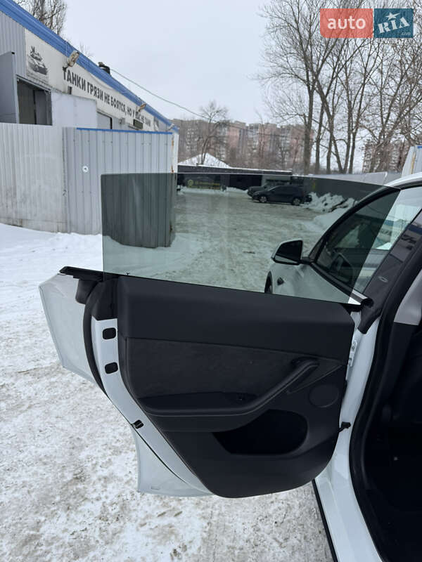 Внедорожник / Кроссовер Tesla Model Y 2023 в Днепре