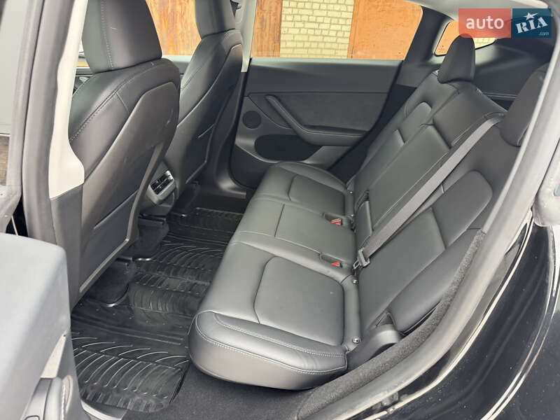 Позашляховик / Кросовер Tesla Model Y 2024 в Кривому Розі