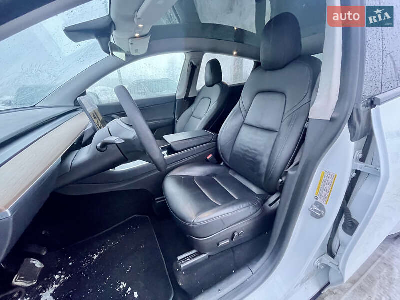 Позашляховик / Кросовер Tesla Model Y 2021 в Львові