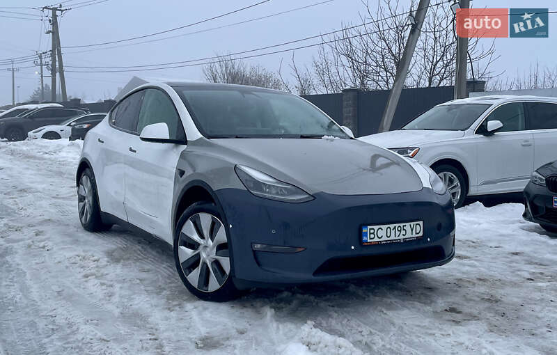 Tesla Model Y 2021
