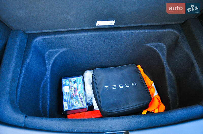 Позашляховик / Кросовер Tesla Model Y 2024 в Трускавці фото 37 Позашляховик / Кросовер Tesla Model Y 2024 в Трускавці