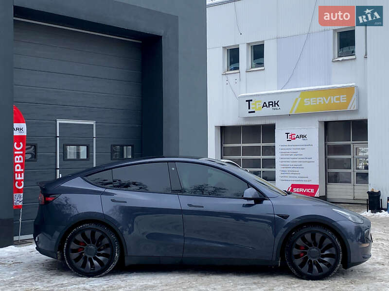 Внедорожник / Кроссовер Tesla Model Y 2021 в Киеве