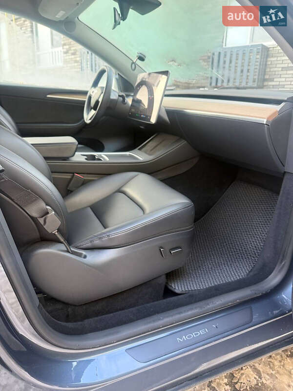 Позашляховик / Кросовер Tesla Model Y 2023 в Києві