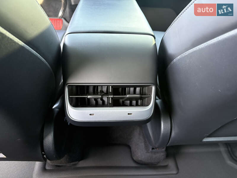 Позашляховик / Кросовер Tesla Model Y 2022 в Запоріжжі