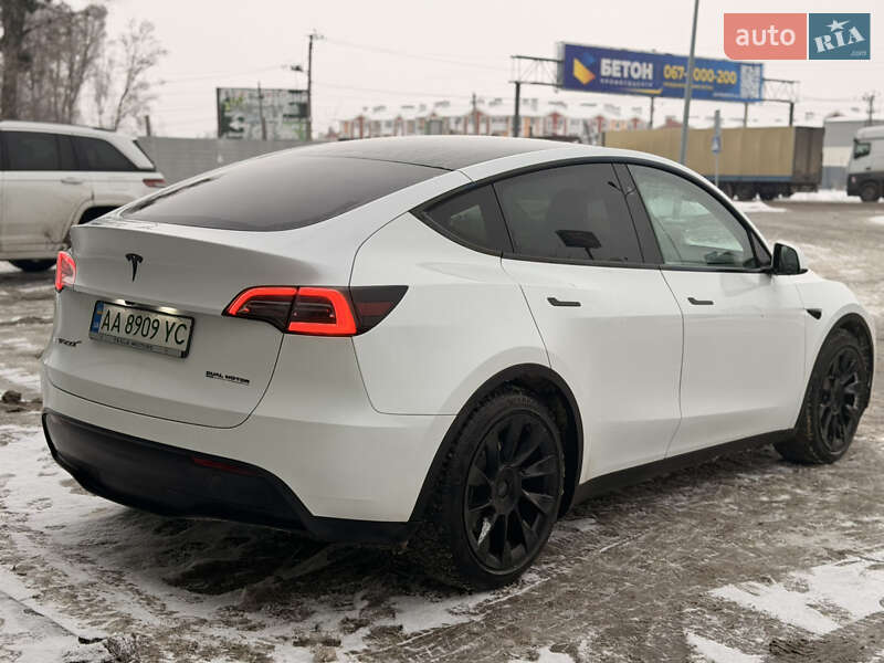 Внедорожник / Кроссовер Tesla Model Y 2023 в Киеве