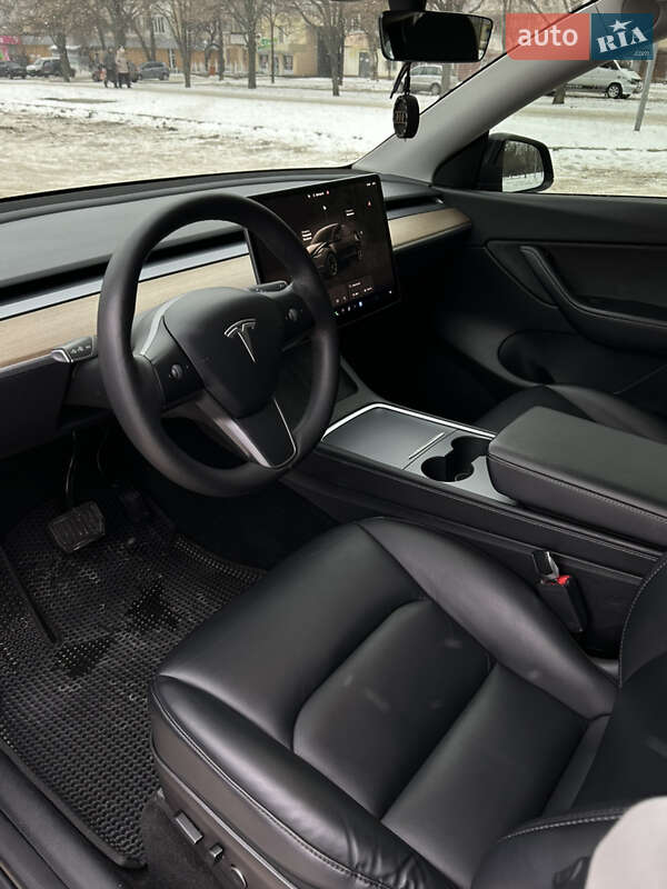 Позашляховик / Кросовер Tesla Model Y 2022 в Запоріжжі фото 16 Позашляховик / Кросовер Tesla Model Y 2022 в Запоріжжі