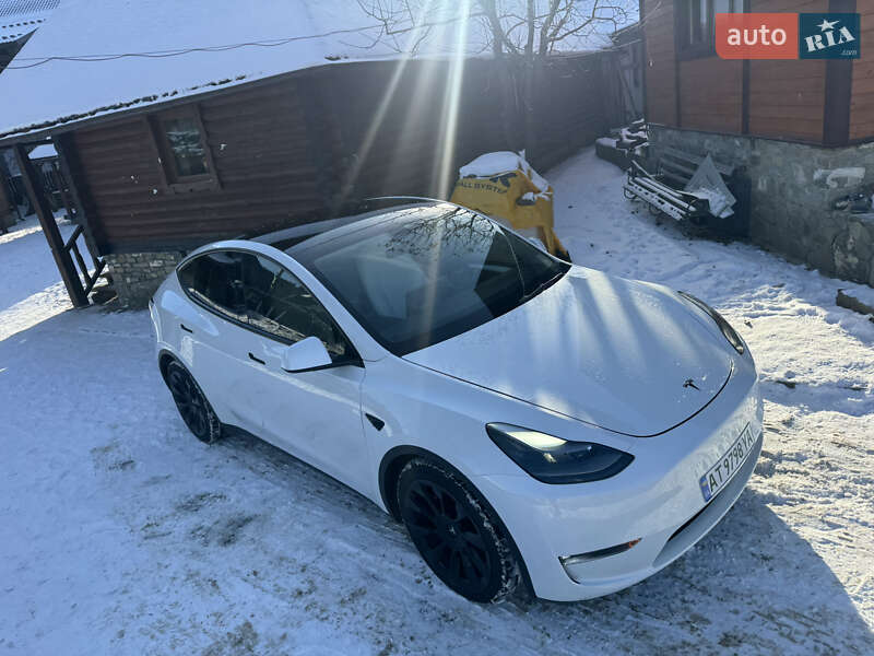 Tesla Model Y 2023