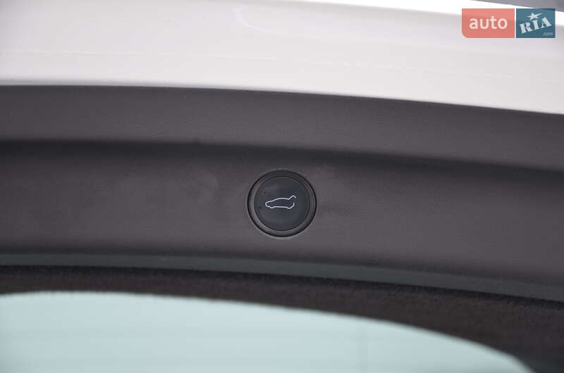 Позашляховик / Кросовер Tesla Model Y 2022 в Києві фото 51 Позашляховик / Кросовер Tesla Model Y 2022 в Києві