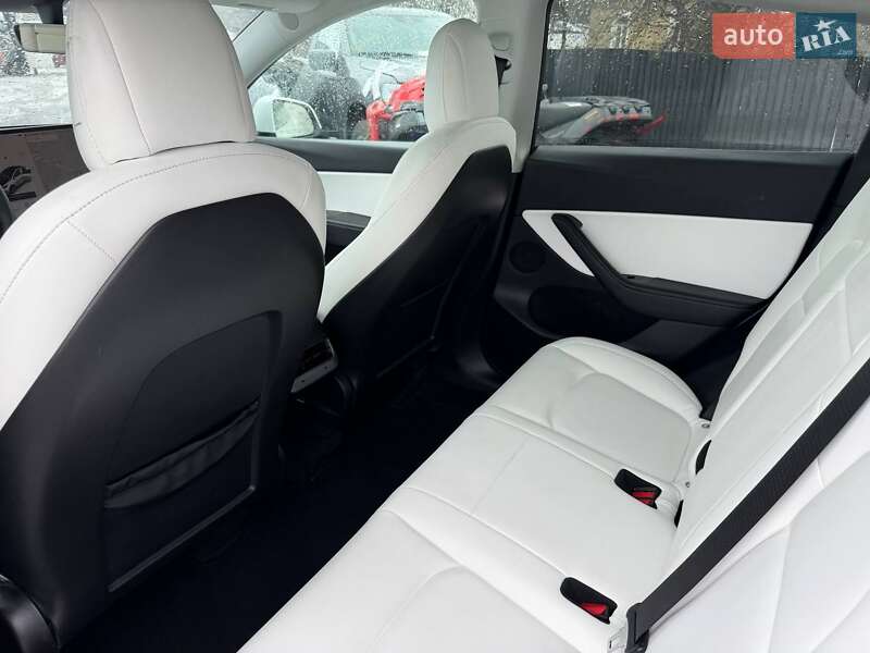 Позашляховик / Кросовер Tesla Model Y 2021 в Луцьку