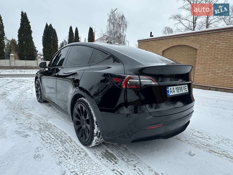 Внедорожник / Кроссовер Tesla Model Y 2021 в Киеве