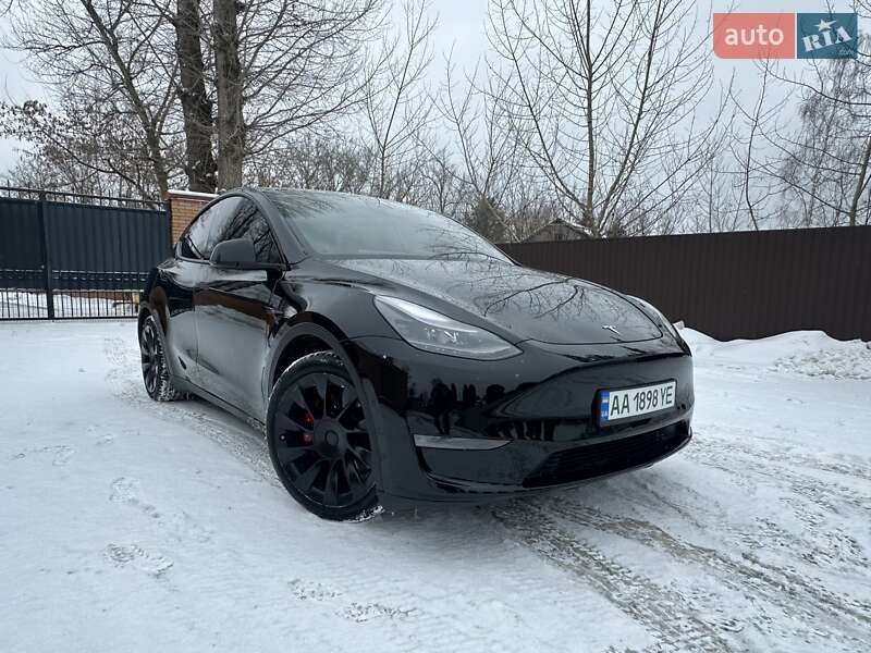 Внедорожник / Кроссовер Tesla Model Y 2021 в Киеве