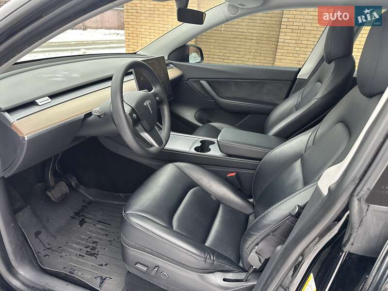 Внедорожник / Кроссовер Tesla Model Y 2021 в Киеве