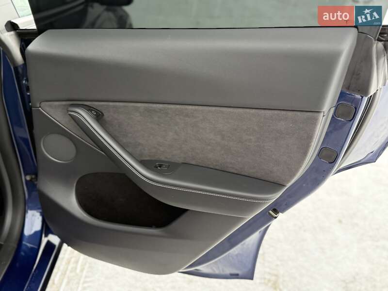 Позашляховик / Кросовер Tesla Model Y 2023 в Києві