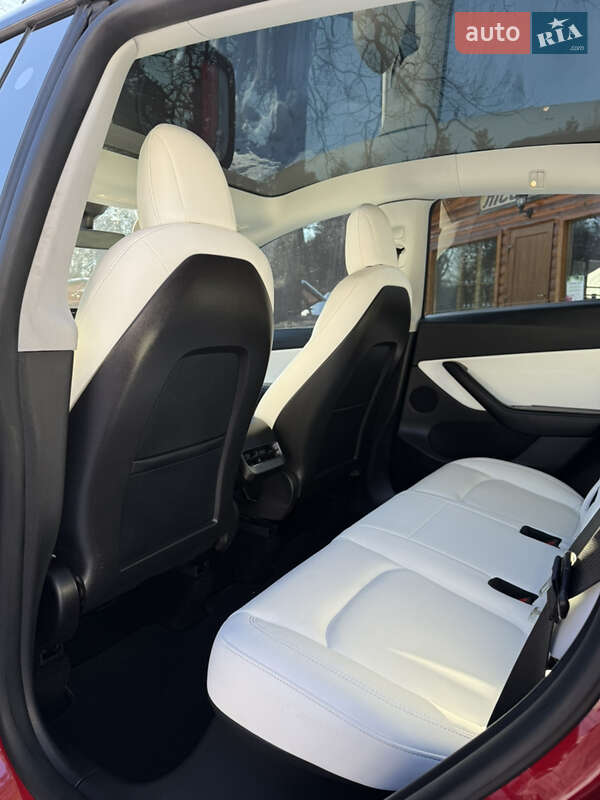 Позашляховик / Кросовер Tesla Model Y 2021 в Луцьку