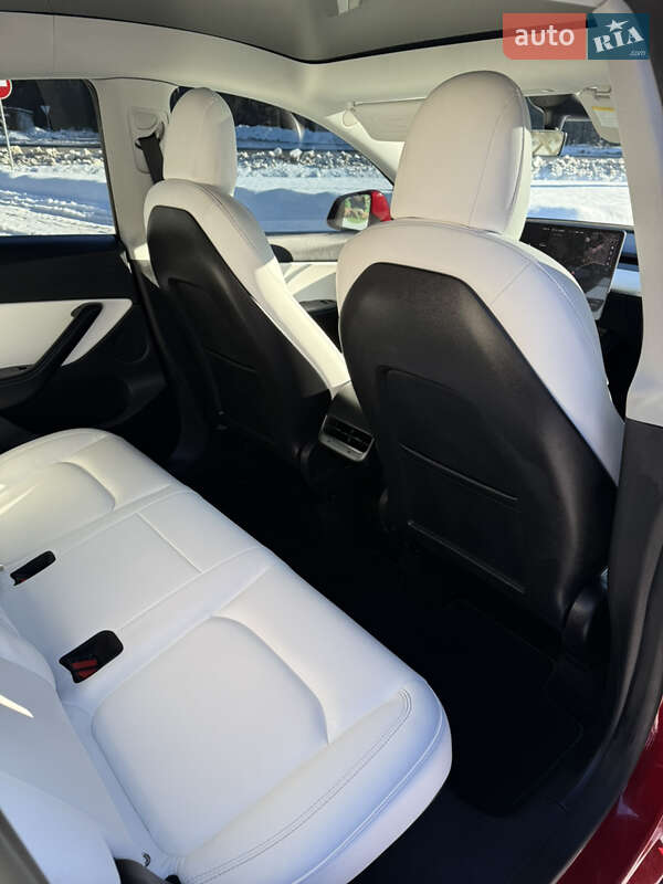 Позашляховик / Кросовер Tesla Model Y 2021 в Луцьку