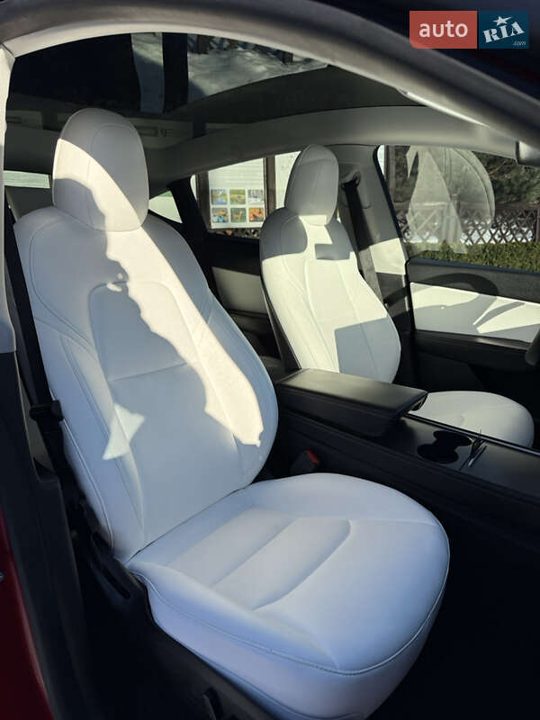 Позашляховик / Кросовер Tesla Model Y 2021 в Луцьку