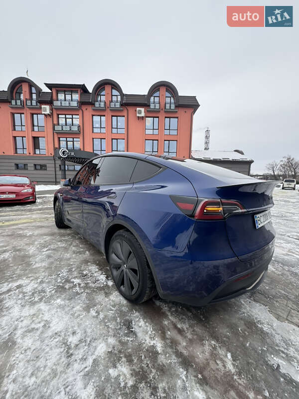 Внедорожник / Кроссовер Tesla Model Y 2024 в Дрогобыче