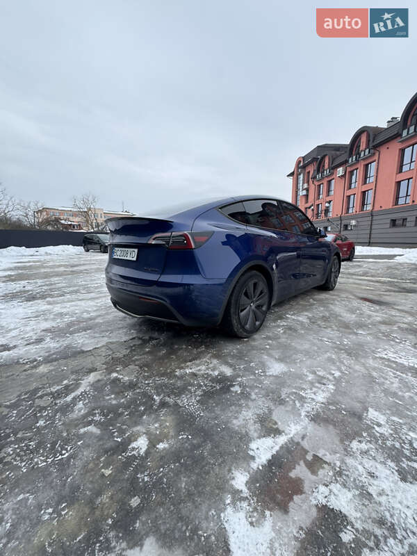 Внедорожник / Кроссовер Tesla Model Y 2024 в Дрогобыче