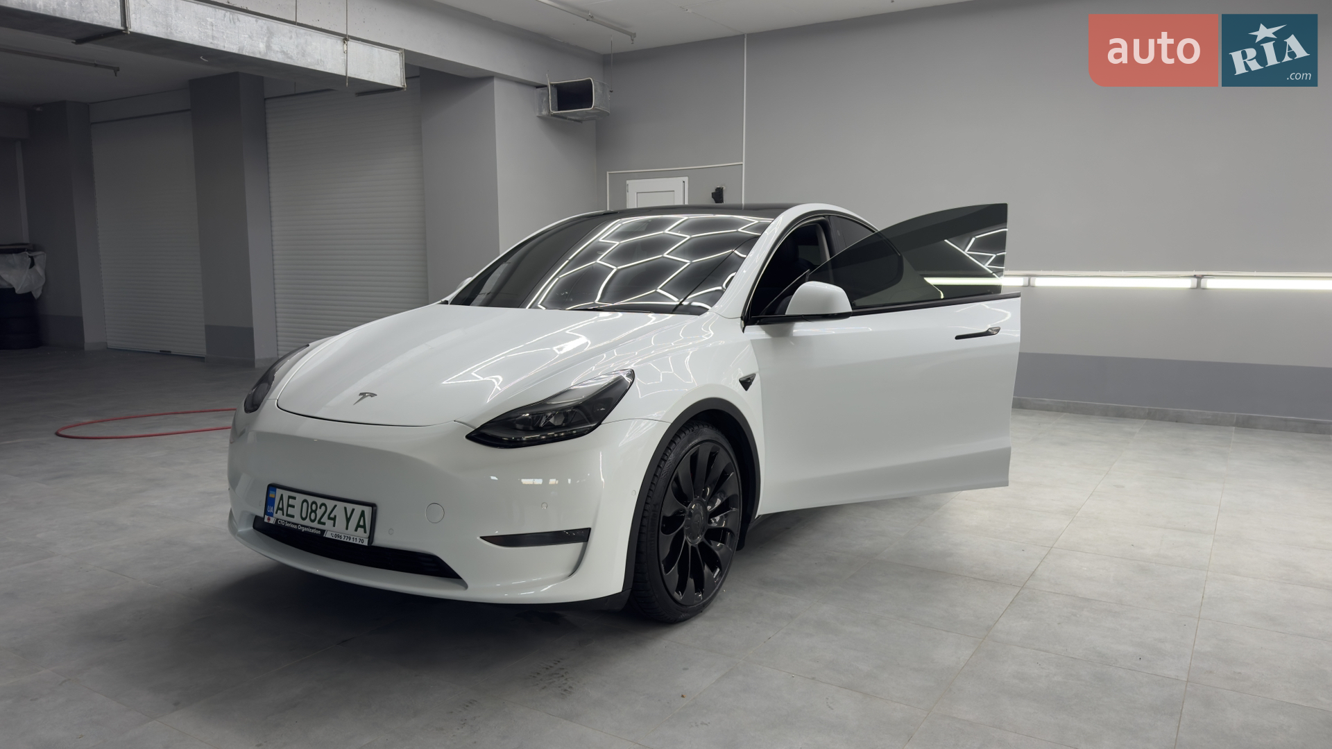 2022 Tesla Model Y - мініатюра 8
