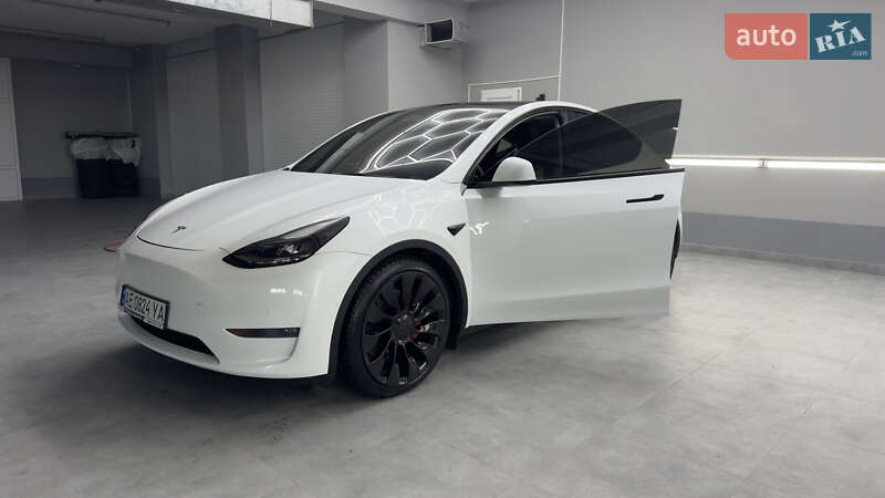 Позашляховик / Кросовер Tesla Model Y 2022 в Дніпрі