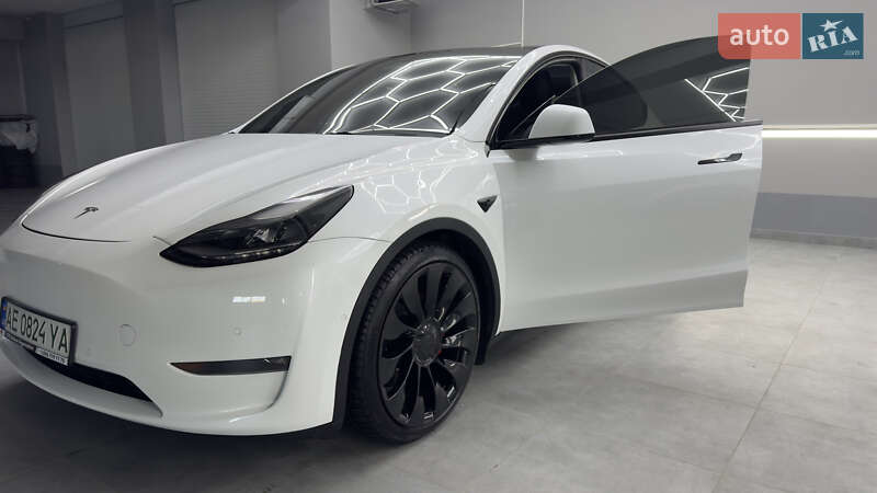 Позашляховик / Кросовер Tesla Model Y 2022 в Дніпрі