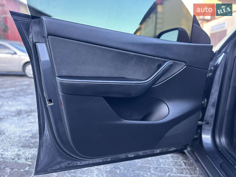 Позашляховик / Кросовер Tesla Model Y 2021 в Ковелі