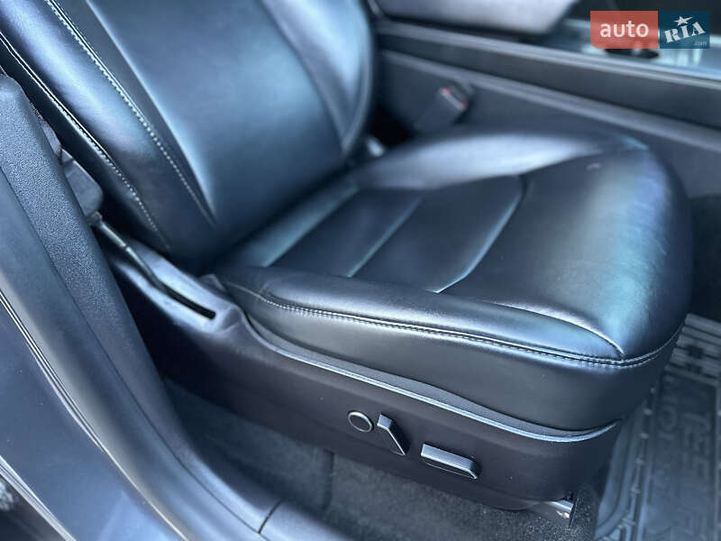 Позашляховик / Кросовер Tesla Model Y 2021 в Ковелі